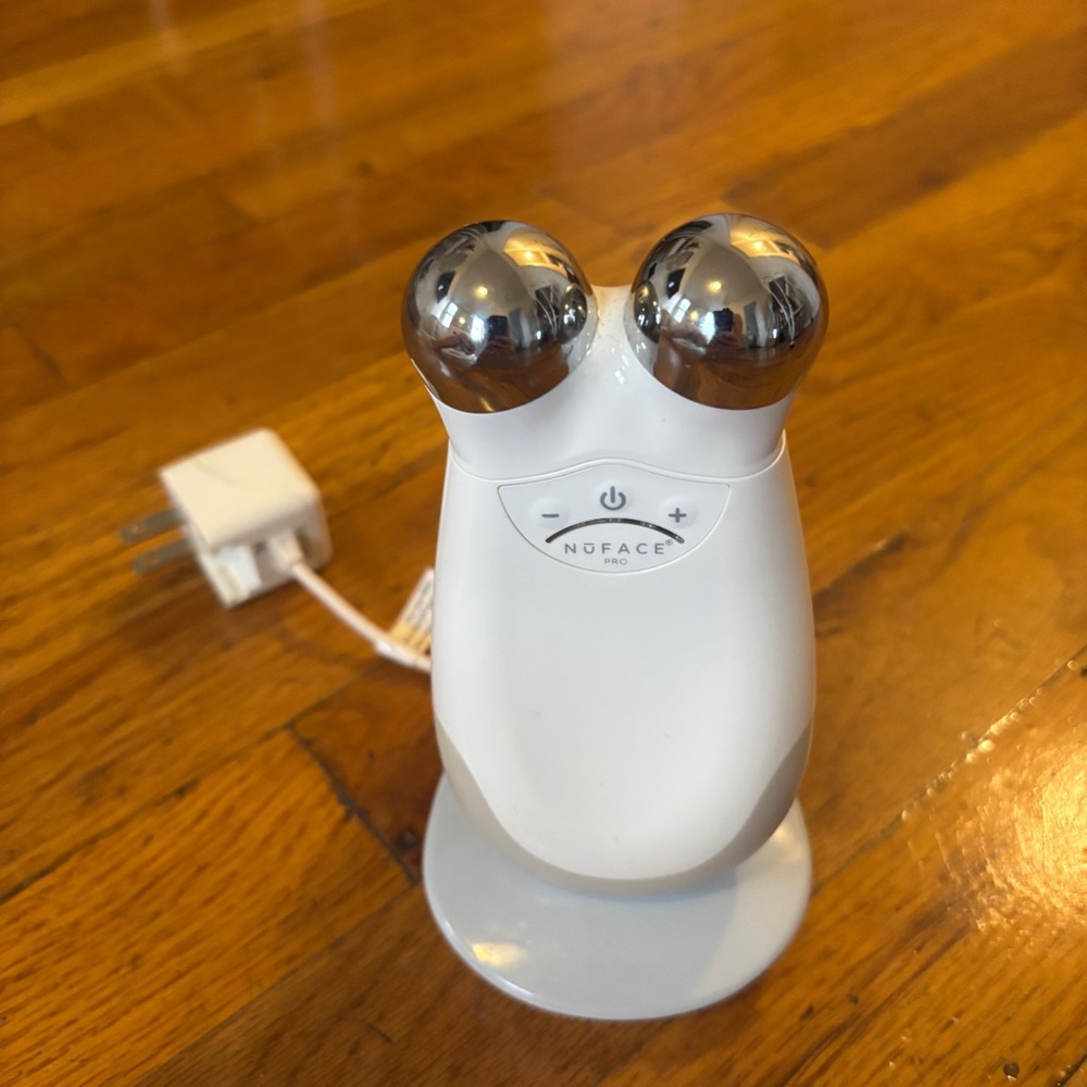 Nuface Pro Facial Toning Device